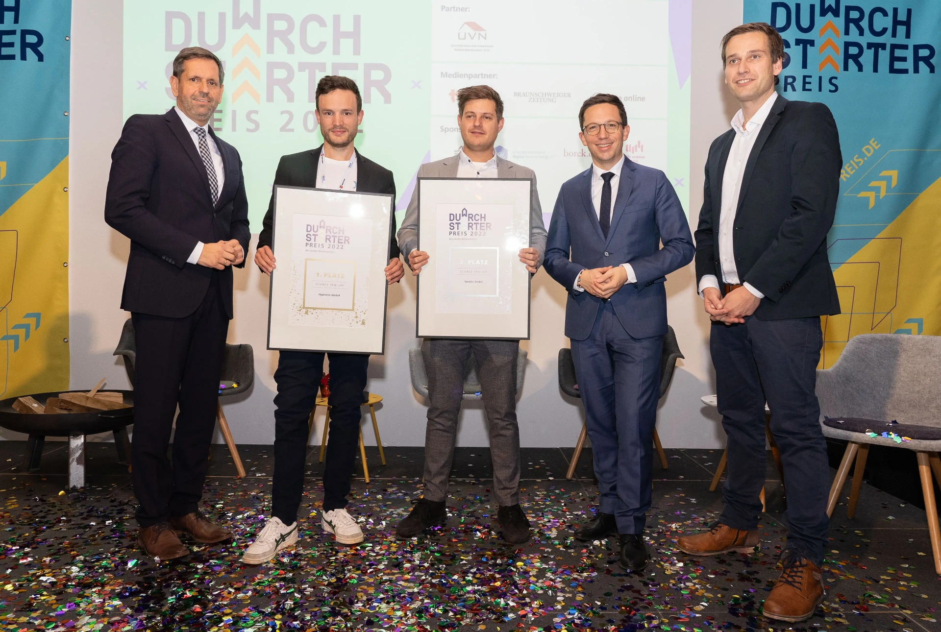 Das Team von NewEnergyMetrics bei einer Auszeichnung für innovative Softwarelösungen in der Energieberatung